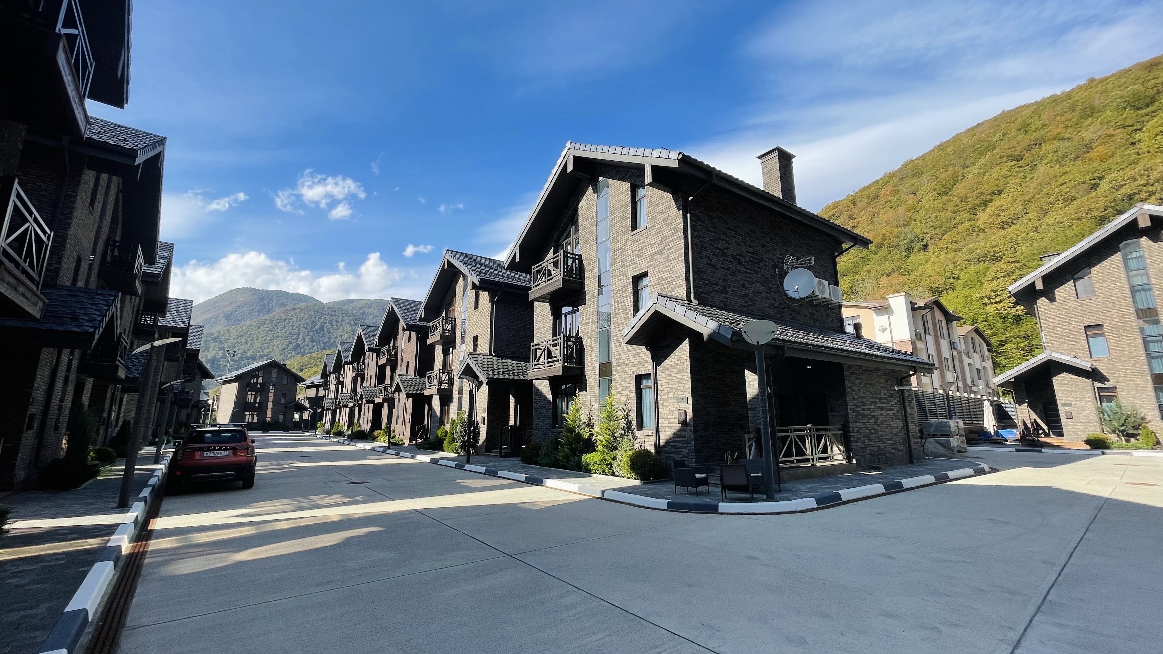 КП Gorky Village 540 (Горки Вилладж 540) — коттеджный посёлок в Красная Поляна, Сочи — фото 3