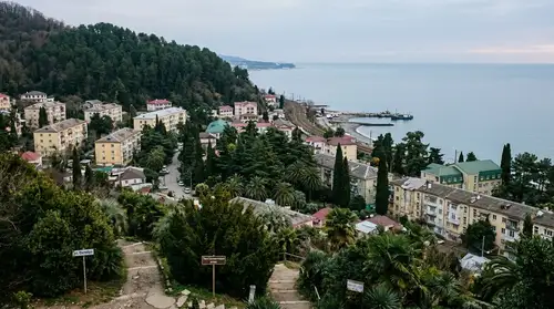 Дом в Хосте: купить в 2026, цены, особенности района и риски